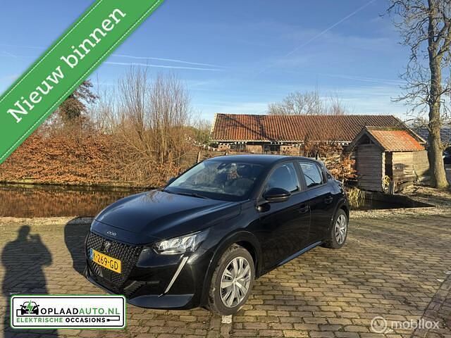 Zwart Occasion 2020 Peugeot e-208 Active Hatchback | € 14.445 (Eerlijke prijs) - Afbeelding 1/4