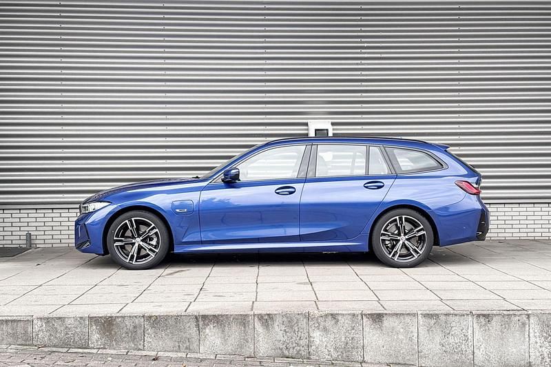 Occasion BMW 330e M Sport 292 PK (214 kW) 2023 Blauw Stationwagen