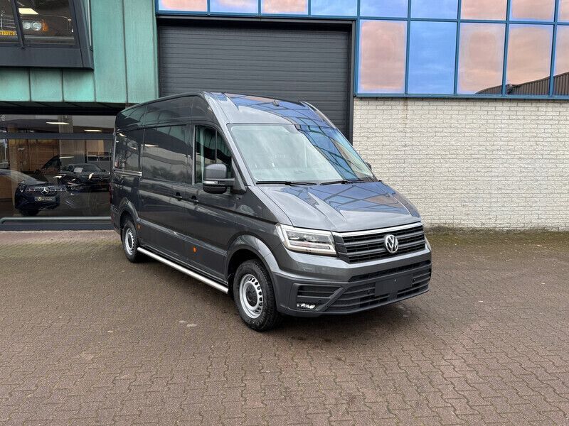 Grijs Gebruikt 2023 VW Crafter Van | € 42.950 (Duur) - Afbeelding 1/3