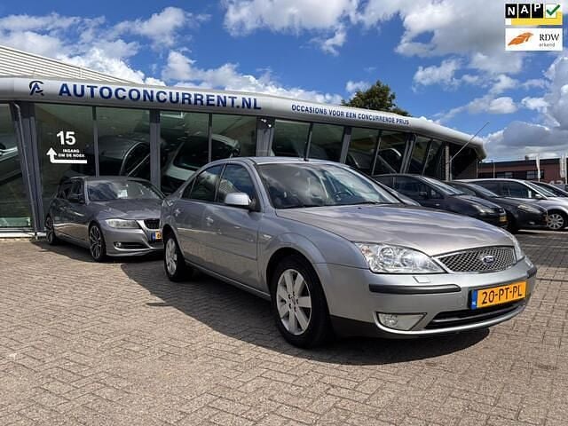 Grijs, metallic lak Gebruikt 2004 Ford Mondeo Futura Hatchback | € 1.999 (Eerlijke prijs) - Afbeelding 1/4
