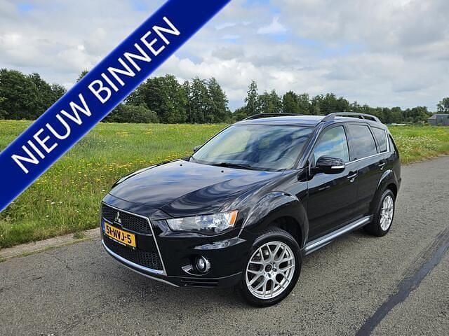 Zwart Gebruikt 2010 Mitsubishi Outlander Edition SUV | € 9.950 (Eerlijke prijs) - Afbeelding 1/4