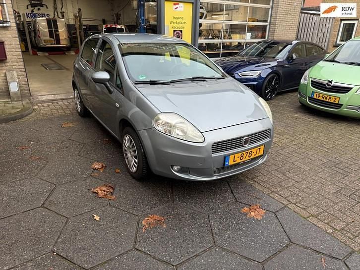 Occasion Fiat Grande Punto 65 PK (47 kW) 2010 Grijs Hatchback