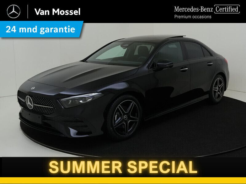 Zwart Gebruikt 2024 Mercedes A180 AMG line Sedan | € 49.995 - Afbeelding 1/4