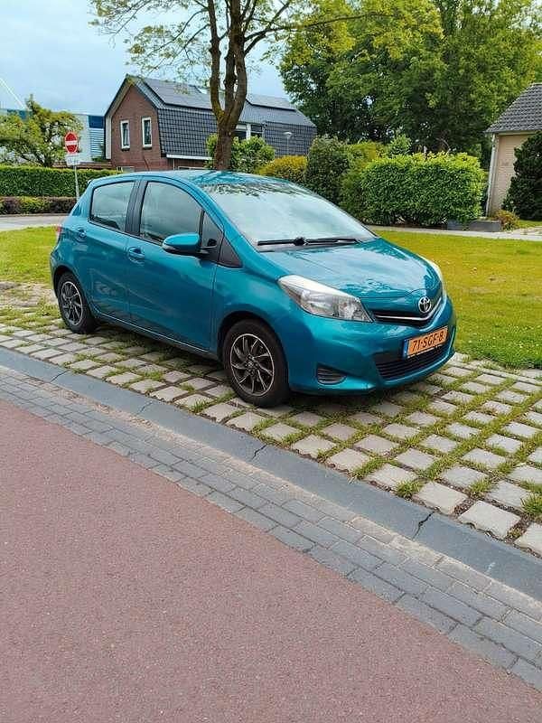 Gebruikt 2011 Toyota Yaris Sedan | € 7.200 (Duur) - Afbeelding 1/4