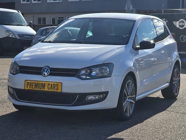Wit Gebruikt 2013 VW Polo Highline Hatchback | € 8.249 (Eerlijke prijs) - Afbeelding 1/4