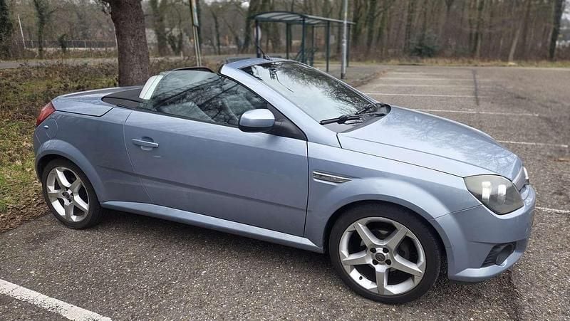 Occasion Opel Tigra Cosmo 125 PK (91 kW) 2005 Blauw Cabriolet