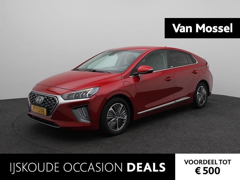 Rood, metallic lak Gebruikt 2021 Hyundai Ioniq Comfort Hatchback | € 18.440 (Eerlijke prijs) - Afbeelding 1/3