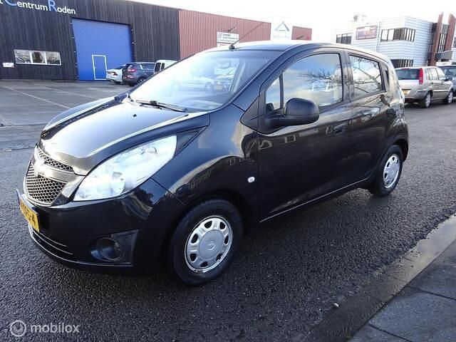 Zwart Occasion 2012 Chevrolet Spark LS Hatchback | € 2.450 (Eerlijke prijs) - Afbeelding 1/4