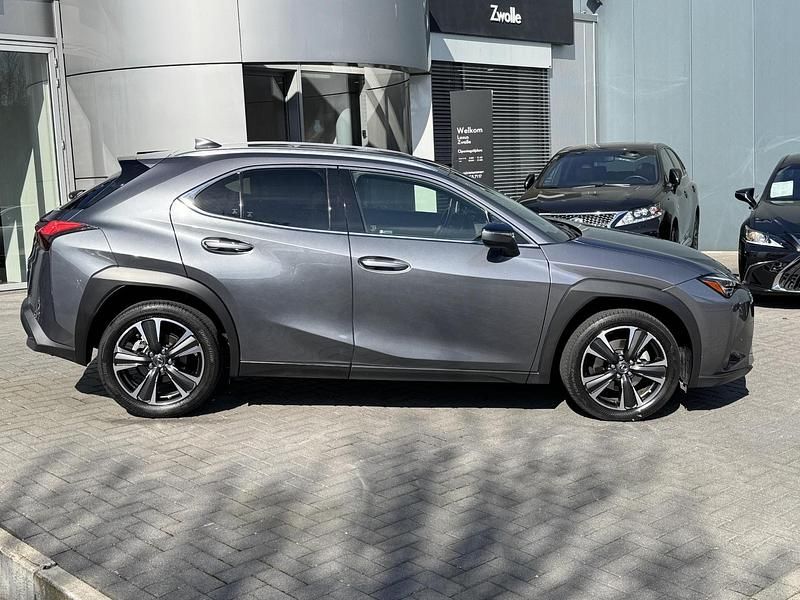 Occasion Lexus UX 184 PK (135 kW) 2020 Grijs SUV