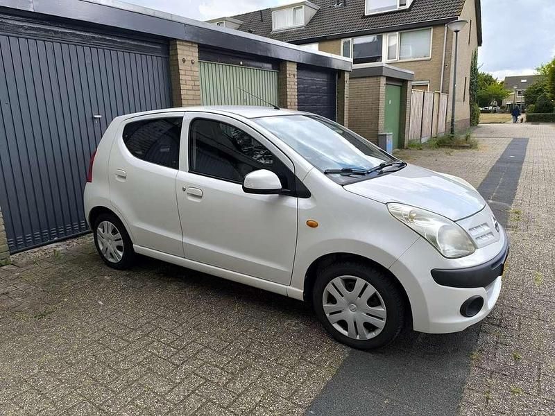 Gebruikt 2010 Nissan Pixo Acenta Hatchback | € 1.495 (Eerlijke prijs) - Afbeelding 1/4