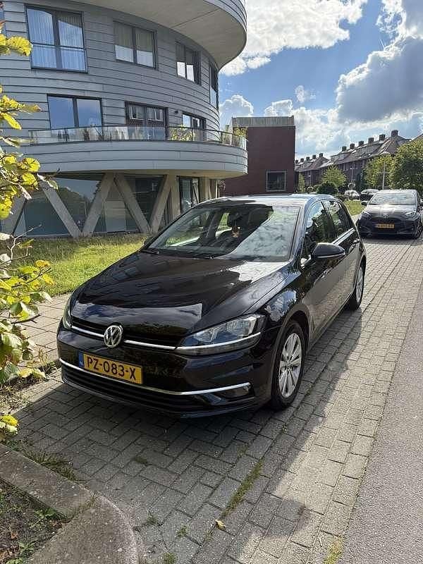 Zwart Gebruikt 2017 VW Golf VII Comfortline Stationwagen | € 7.850 (Goede deal) - Afbeelding 1/4