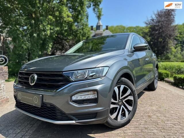 Grijs Gebruikt 2021 VW T-Roc SUV | € 21.944 (Goede deal) - Afbeelding 1/4