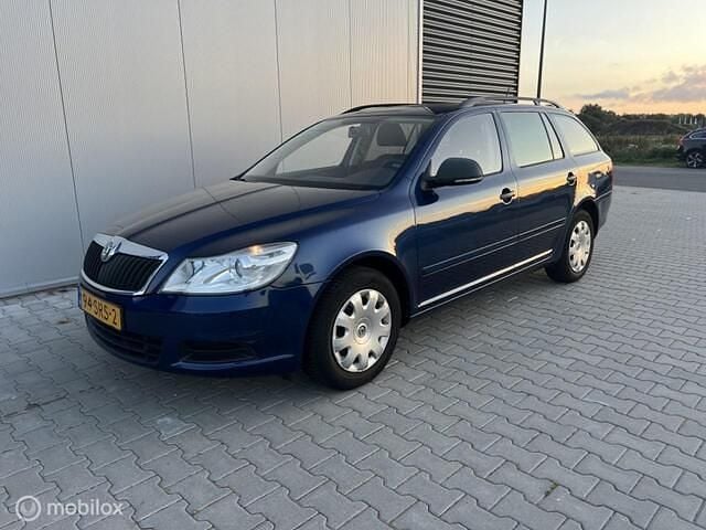Blauw Gebruikt 2011 Skoda Octavia Comfort Stationwagen | € 3.950 (Goede deal) - Afbeelding 1/4