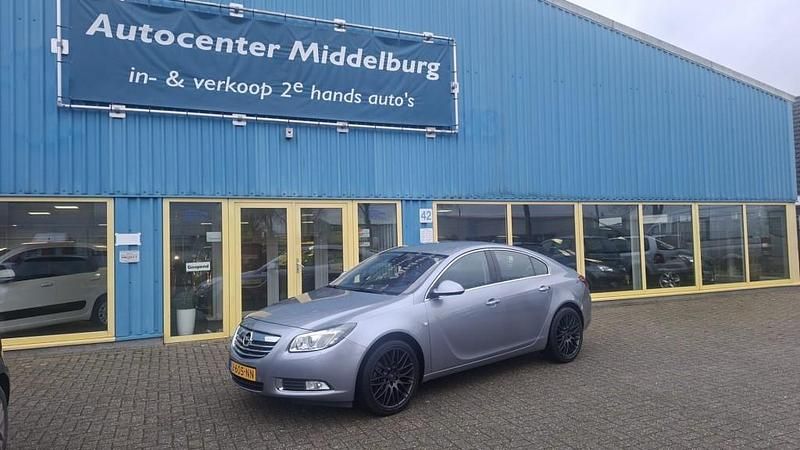 Hatchback Gebruikt 2009 Opel Insignia Cosmo Hatchback | € 4.950 (Eerlijke prijs) - Afbeelding 1/4