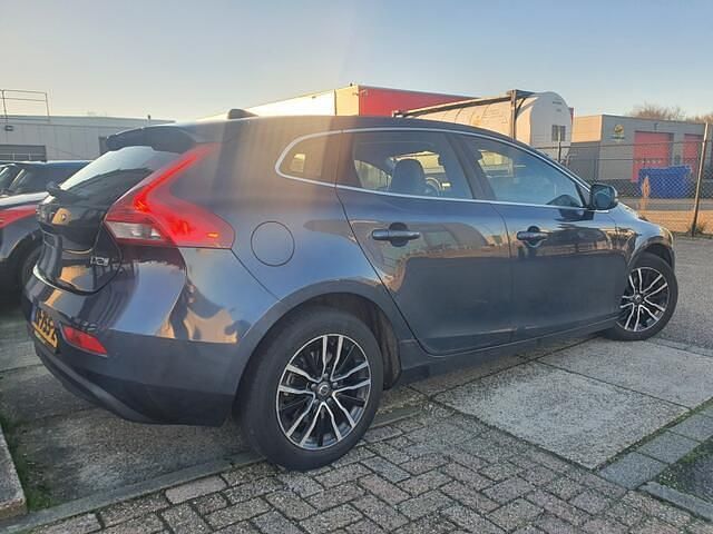Occasion Volvo V40 Inscription 120 PK (88 kW) 2016 Blauw Hatchback