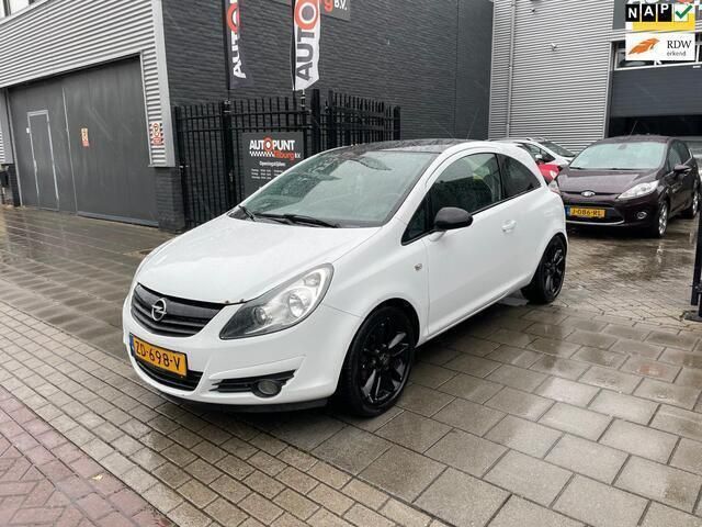 Wit, metallic lak Gebruikt 2009 Opel Corsa Essentia Hatchback | € 1.999 (Super prijs) - Afbeelding 1/4