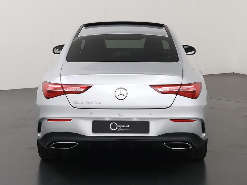 Occasion Mercedes CLA250 Premium Plus 218 PK (160 kW) 2022 Grijs Sedan