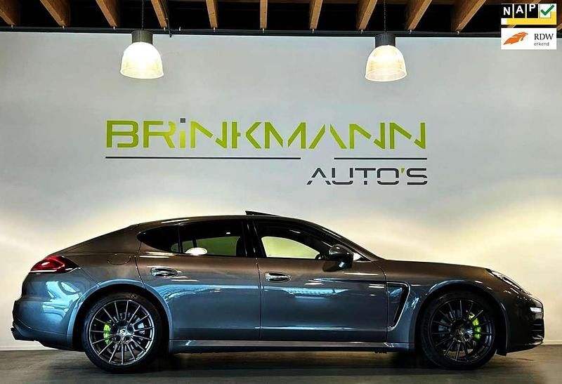 Grijs Gebruikt 2015 Porsche Panamera Sedan | € 34.950 (Eerlijke prijs) - Afbeelding 1/4