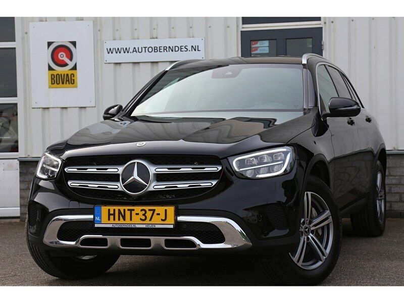Zwart Gebruikt 2022 Mercedes GLC300 Business SUV | € 43.900 (Super prijs) - Afbeelding 1/4