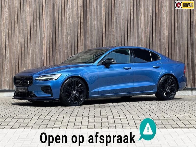 Blauw Gebruikt 2020 Volvo S60 R-Design Sedan | € 29.900 (Iets duurder) - Afbeelding 1/4