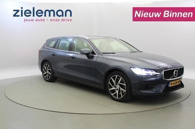 Blauw, metallic lak Gebruikt 2020 Volvo V60 Momentum Stationwagen | € 25.799 (Super prijs) - Afbeelding 1/4