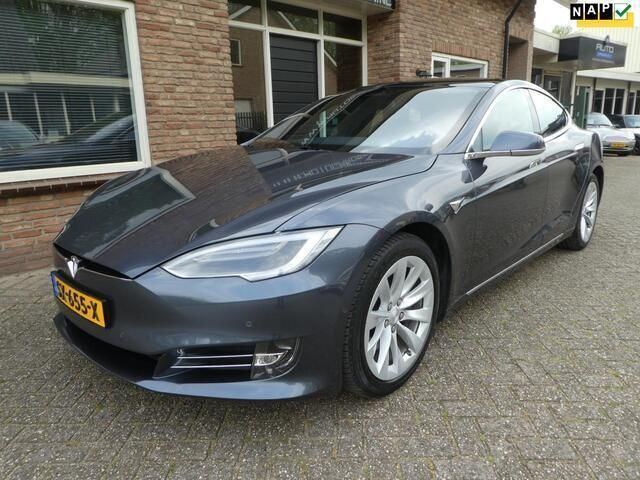 Grijs, metallic lak Gebruikt 2018 Tesla Model S Sedan | € 24.950 (Iets duurder) - Afbeelding 1/4
