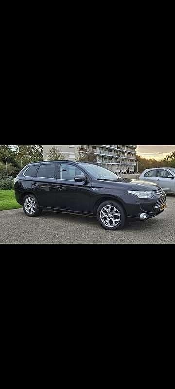 Zwart Gebruikt 2014 Mitsubishi Outlander Instyle SUV | € 7.750 (Goede deal) - Afbeelding 1/4
