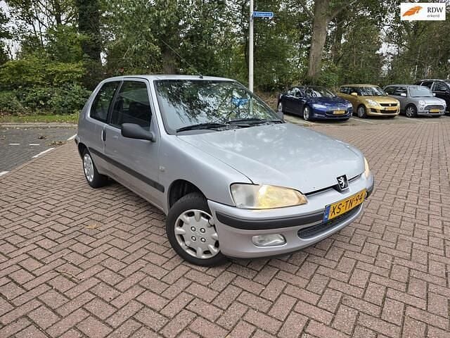 Grijs Gebruikt 1999 Peugeot 106 Hatchback | € 750 (Eerlijke prijs) - Afbeelding 1/4