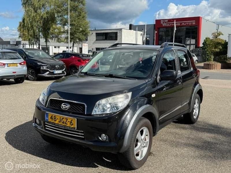 Zwart Gebruikt 2009 Daihatsu Terios SUV | € 6.950 (Eerlijke prijs) - Afbeelding 1/4