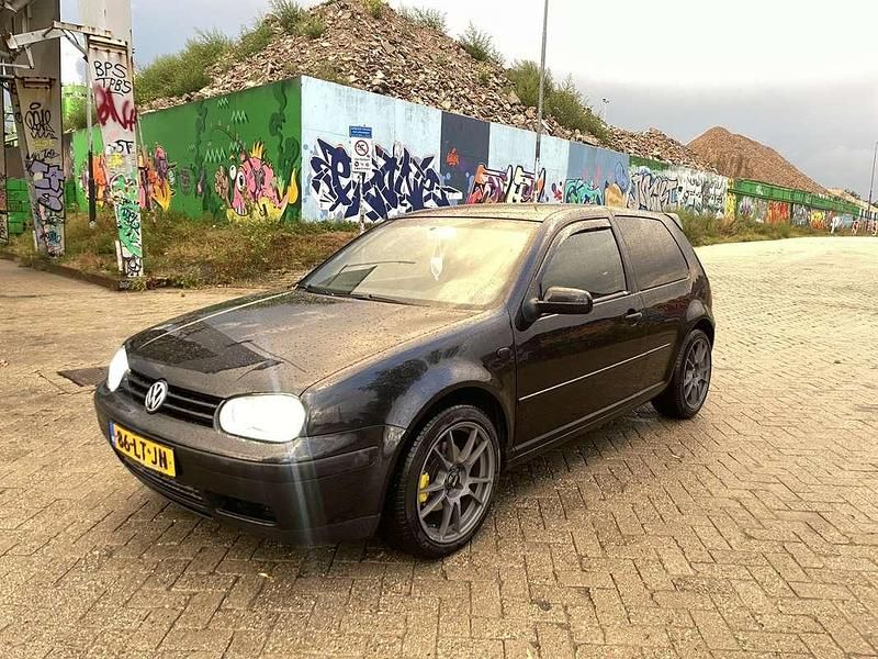 Zwart Gebruikt 2003 VW Golf IV Pacific Hatchback | € 2.150 (Iets duurder) - Afbeelding 1/4