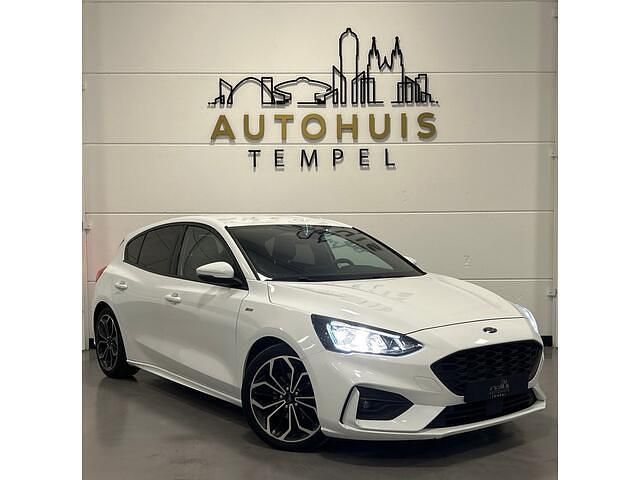 Wit Gebruikt 2018 Ford Focus Business Edition Hatchback | € 12.700 (Iets duurder) - Afbeelding 1/4