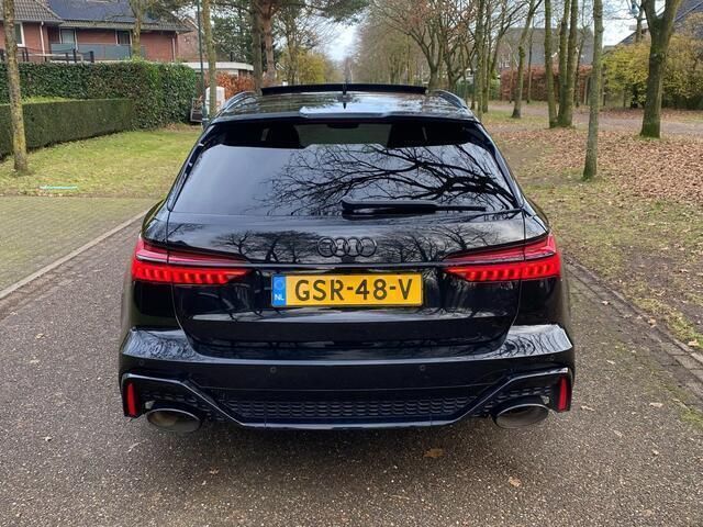 Occasion Audi RS6 S-Line 601 PK (442 kW) 2020 Zwart, metallic lak Stationwagen