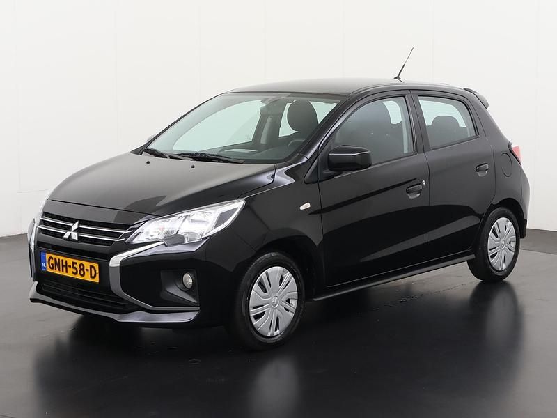 Zwart Gebruikt 2024 Mitsubishi Space Star Active Hatchback | € 13.945 (Iets duurder) - Afbeelding 1/4