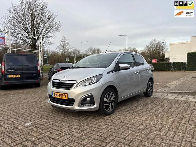 Grijs Gebruikt 2018 Peugeot 108 Allure Hatchback | € 7.450 (Goede deal) - Afbeelding 1/4