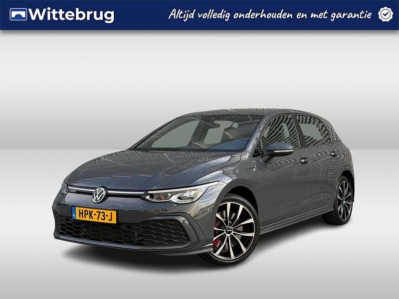 Grijs Gebruikt 2021 VW Golf VIII GTE Hatchback | € 26.450 (Goede deal) - Afbeelding 1/1