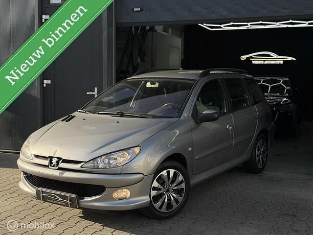 Grijs Gebruikt 2004 Peugeot 206 Stationwagen | € 699 - Afbeelding 1/4