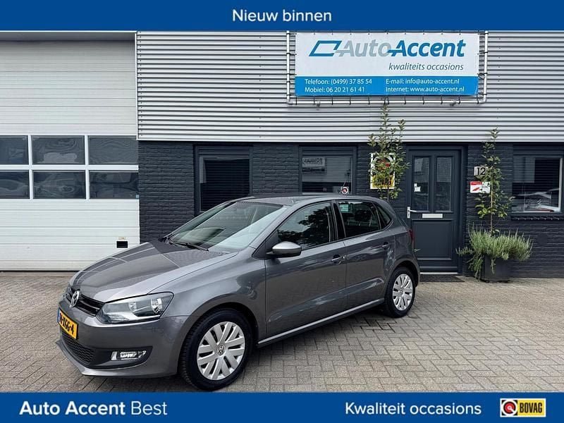 Grijs Gebruikt 2012 VW Polo Comfortline Hatchback | € 8.333 (Eerlijke prijs) - Afbeelding 1/4
