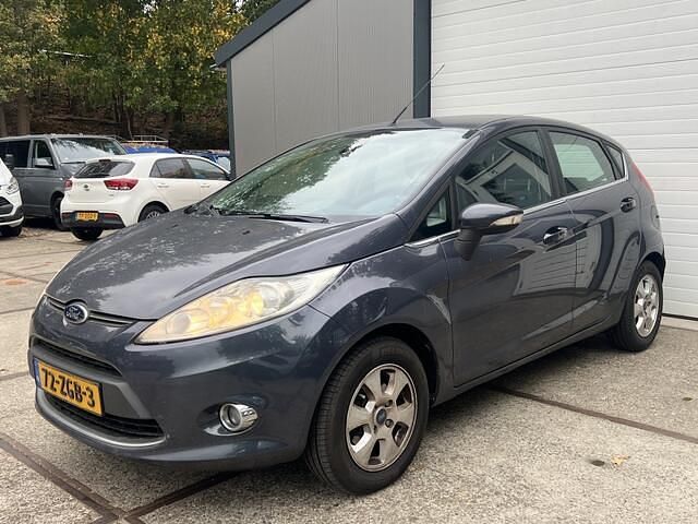 Grijs Gebruikt 2012 Ford Fiesta Hatchback | € 2.450 (Eerlijke prijs) - Afbeelding 1/4