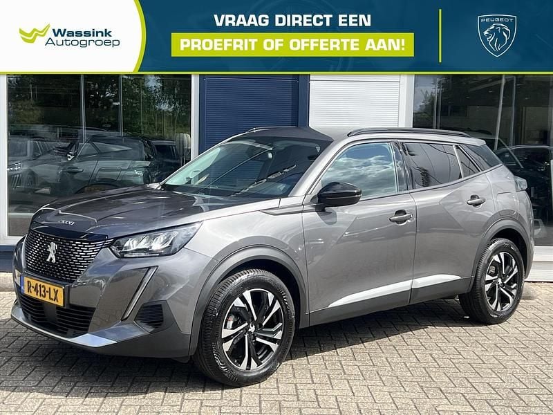 Grijs, metallic lak Gebruikt 2022 Peugeot 2008 Allure SUV | € 20.940 (Eerlijke prijs) - Afbeelding 1/4