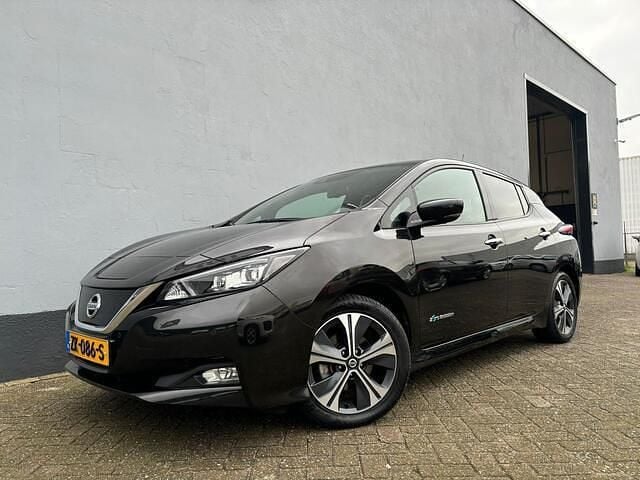 Zwart Occasion 2019 Nissan Leaf Tekna Hatchback | € 11.750 (Eerlijke prijs) - Afbeelding 1/4
