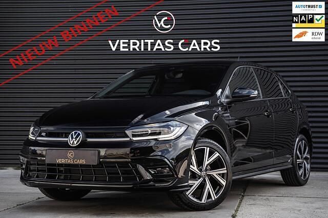 Zwart Gebruikt 2023 VW Polo R-line Hatchback | € 24.950 (Iets duurder) - Afbeelding 1/4