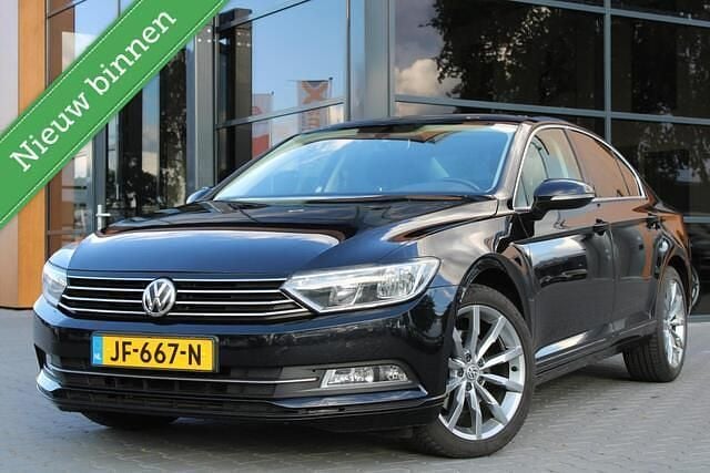 Zwart Gebruikt 2015 VW Passat Edition Sedan | € 12.450 (Goede deal) - Afbeelding 1/4