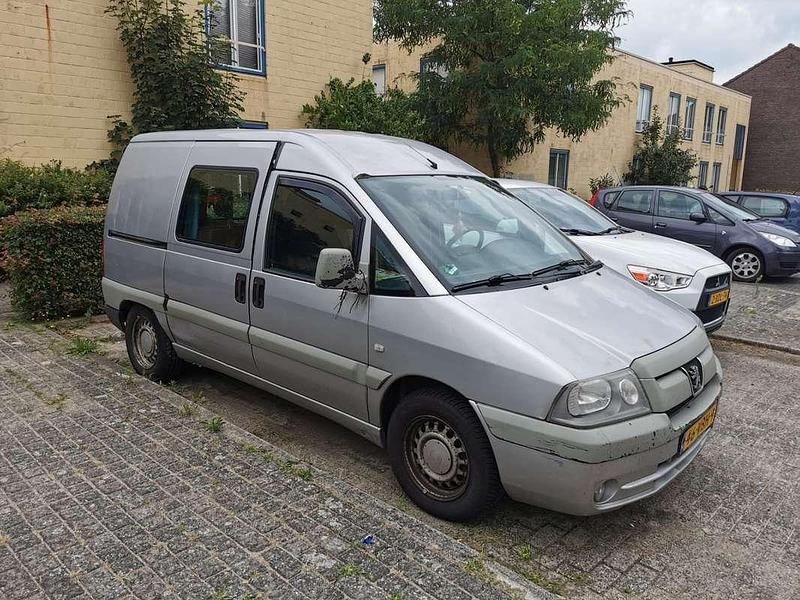 Occasion Peugeot Expert 94 PK (69 kW) 2006 Zilver Van