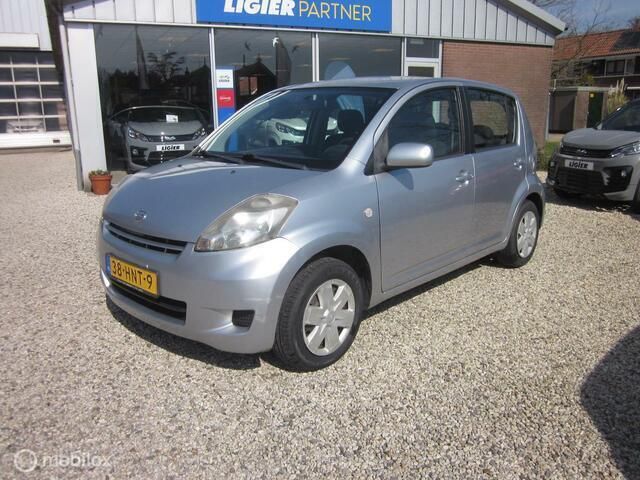 Grijs Gebruikt 2009 Daihatsu Sirion Hatchback | € 2.850 (Super prijs) - Afbeelding 1/4
