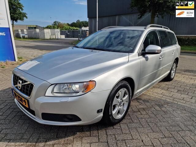 Grijs Gebruikt 2010 Volvo V70 Summum Stationwagen | € 1.899 - Afbeelding 1/4