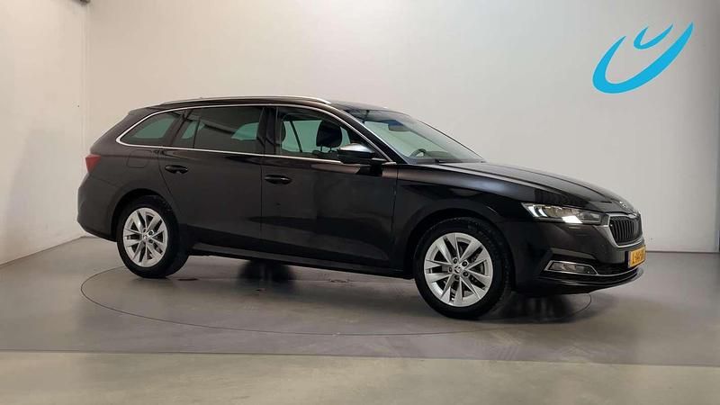 Zwart Gebruikt 2021 Skoda Octavia Business Line Stationwagen | € 16.900 (Eerlijke prijs) - Afbeelding 1/3