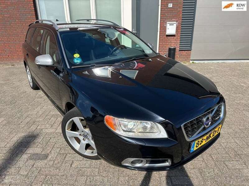 Zwart Gebruikt 2010 Volvo V70 Stationwagen | € 7.999 (Goede deal) - Afbeelding 1/4