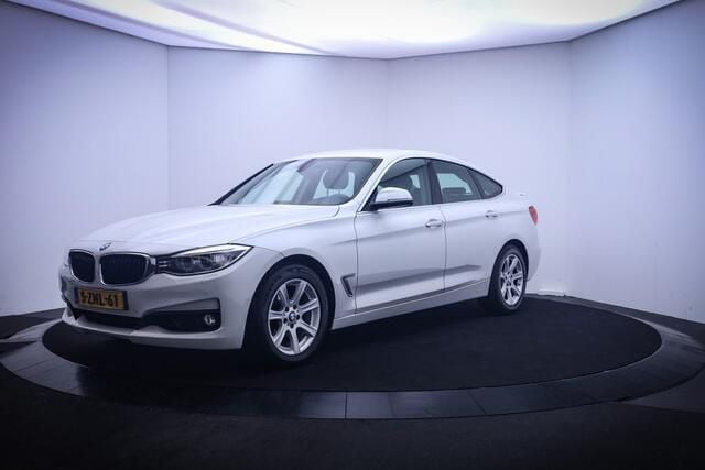 Wit Gebruikt 2015 BMW 320 Executive Hatchback | € 12.950 (Eerlijke prijs) - Afbeelding 1/4
