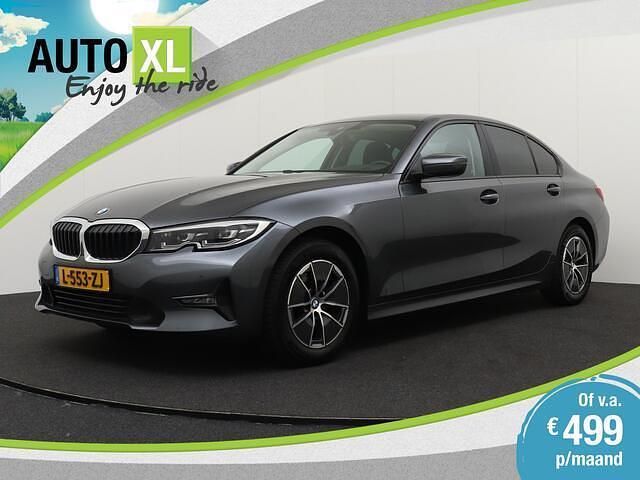 Grijs Gebruikt 2021 BMW 318 Comfort Edition Sedan | € 24.940 (Super prijs) - Afbeelding 1/4