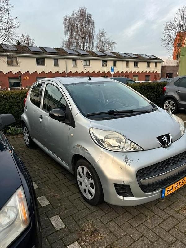 Occasion 2011 Peugeot 107 Hatchback | € 1.950 (Super prijs) - Afbeelding 1/4